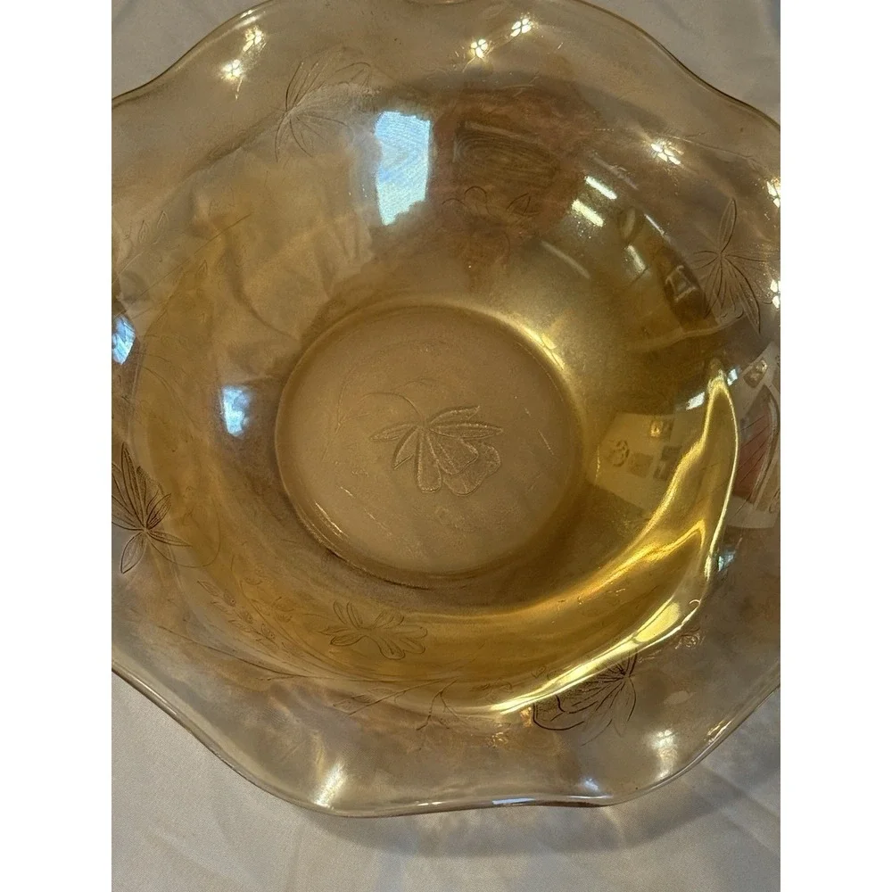 VINTAGE RUFFLED EDGE CARNIVAL GLASS BOWL etched flowers &  leaves on bottom 9.5